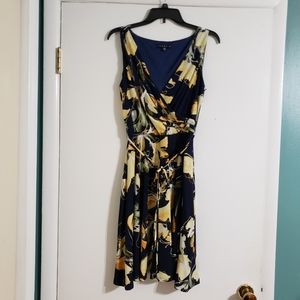 Tiana B sleeveless dress size 10 navy with yellow